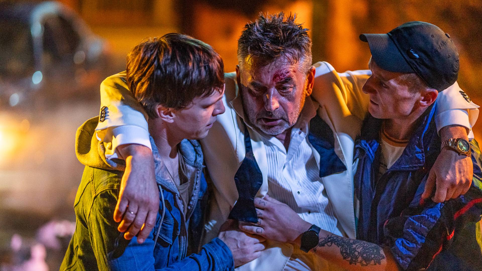 Malcolm (Tomasz Włosok), właściciel Franek (Artur Dziurman) i Wariacik (Dawid Piejko) / Źródło: Canal+