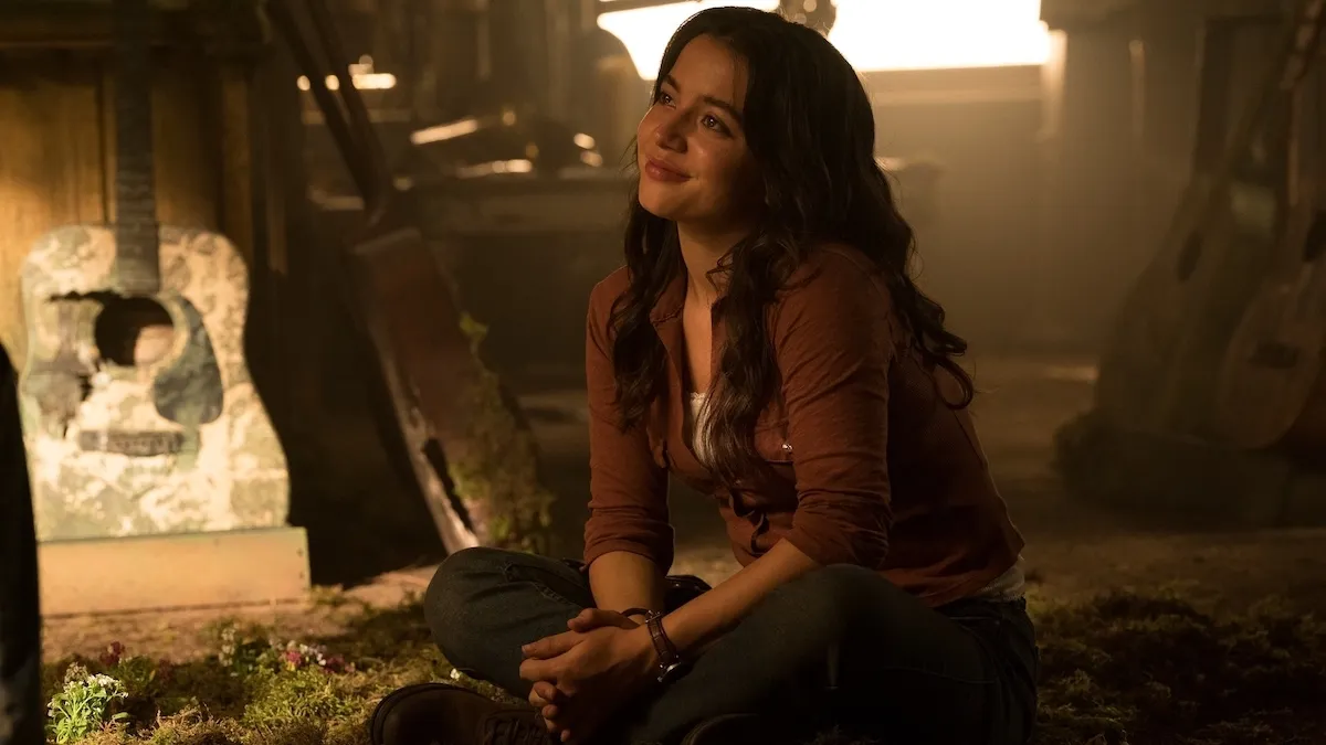 Kadr z serialu „The Last of Us", przedstawiający Isabelę Merced w roli Diny